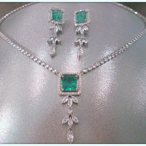 EMERALD NATURAL GEMSTONE LADIES STUNNING NECKLACE EARRING SET